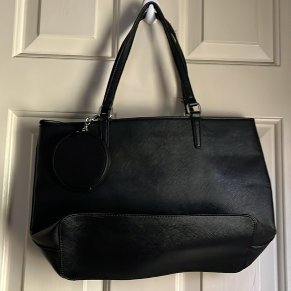 Guess black leather purse with extra mini wallet. GUC - Picture 2 of 8